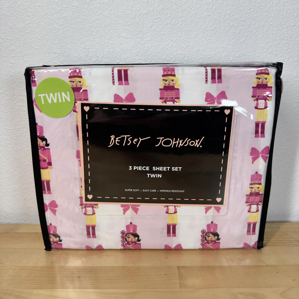 Betsey Johnson Christmas 3 Piece Twinโ Sheet Set Pink Bows Nutcrackers Holiday